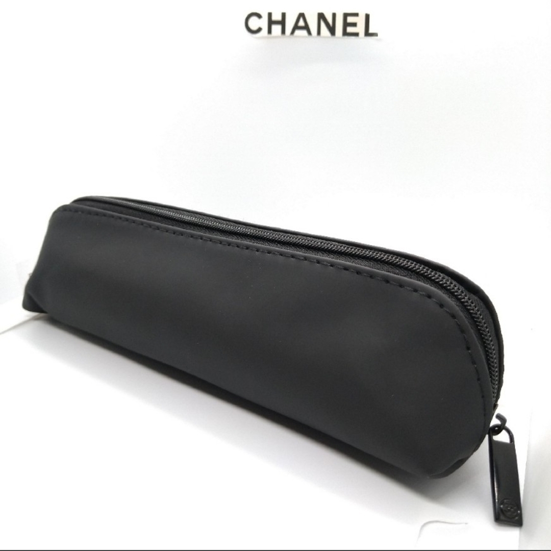 CHANEL(シャネル)のシャネル　ポーチ　ノベルティ　ペンケース⑫新品未使用品　筆箱　黒 レディースのファッション小物(ポーチ)の商品写真
