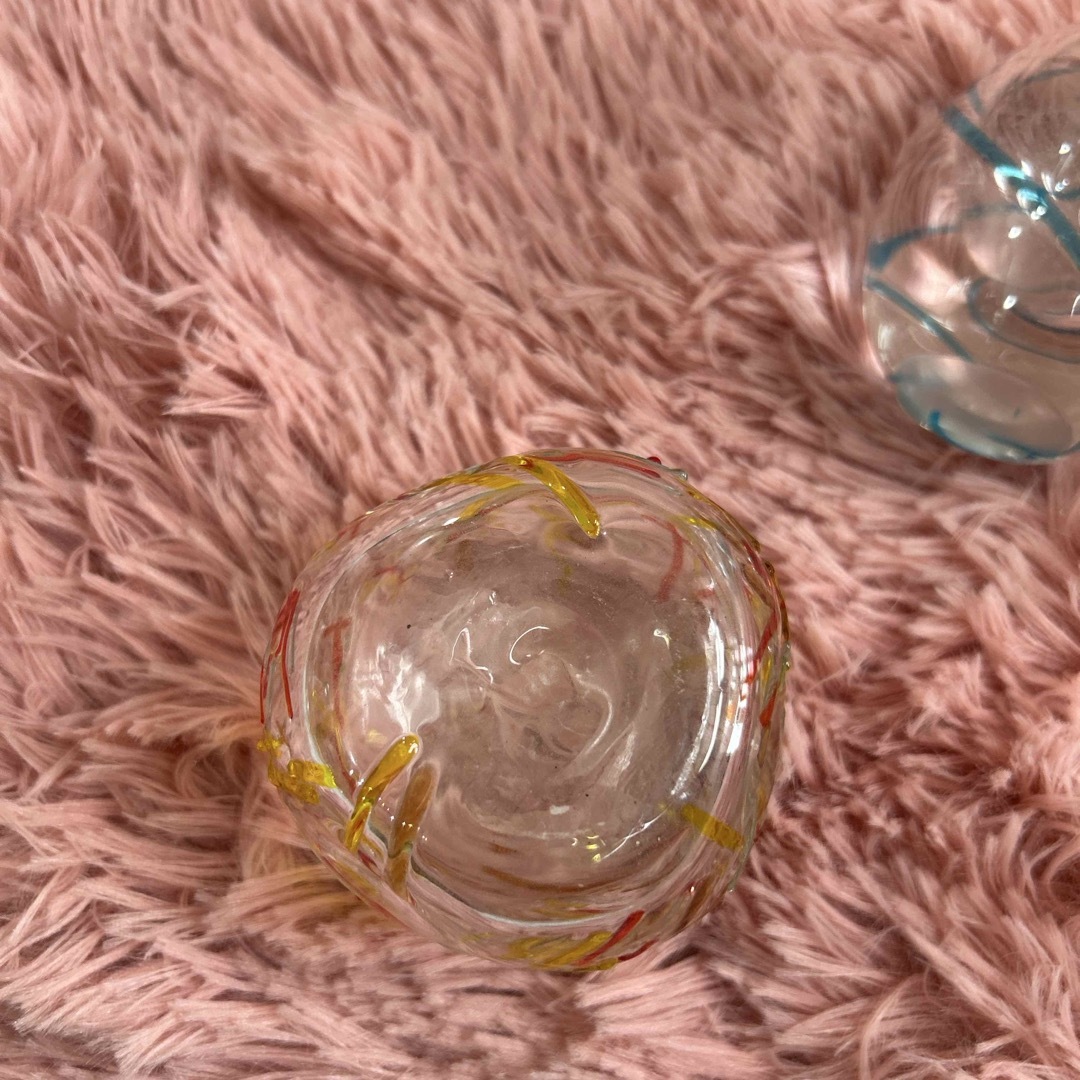 ミニサイズ　ガラス花瓶　ミニ香水入れ　工芸ガラス　昭和レトロ　2点セット エンタメ/ホビーの美術品/アンティーク(ガラス)の商品写真