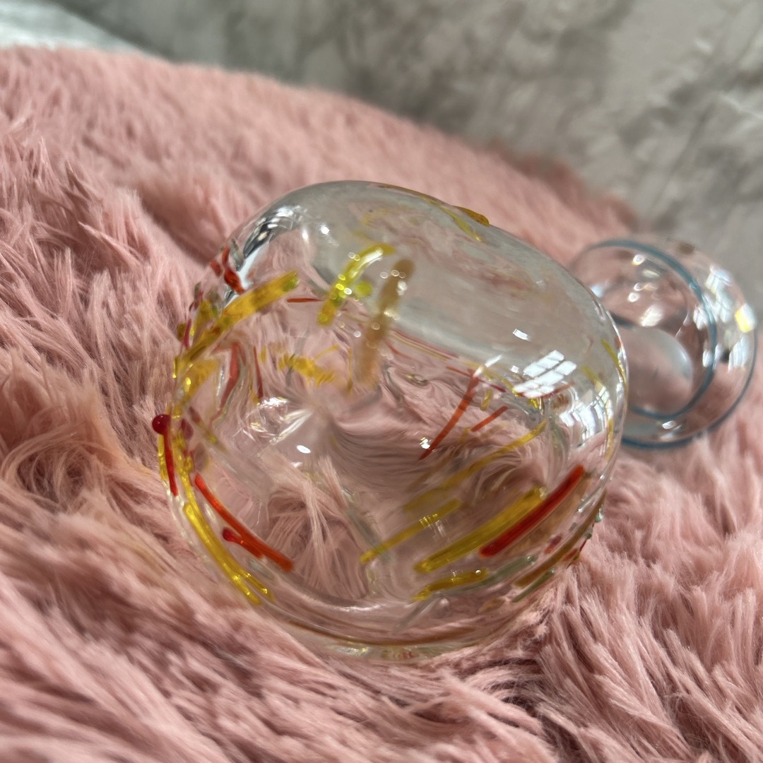 ミニサイズ　ガラス花瓶　ミニ香水入れ　工芸ガラス　昭和レトロ　2点セット エンタメ/ホビーの美術品/アンティーク(ガラス)の商品写真