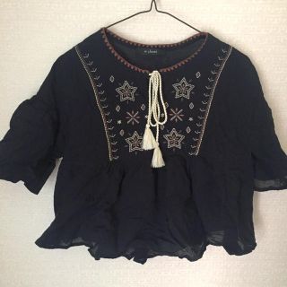 ダブルクローゼット(w closet)の刺しゅうトップス(シャツ/ブラウス(長袖/七分))