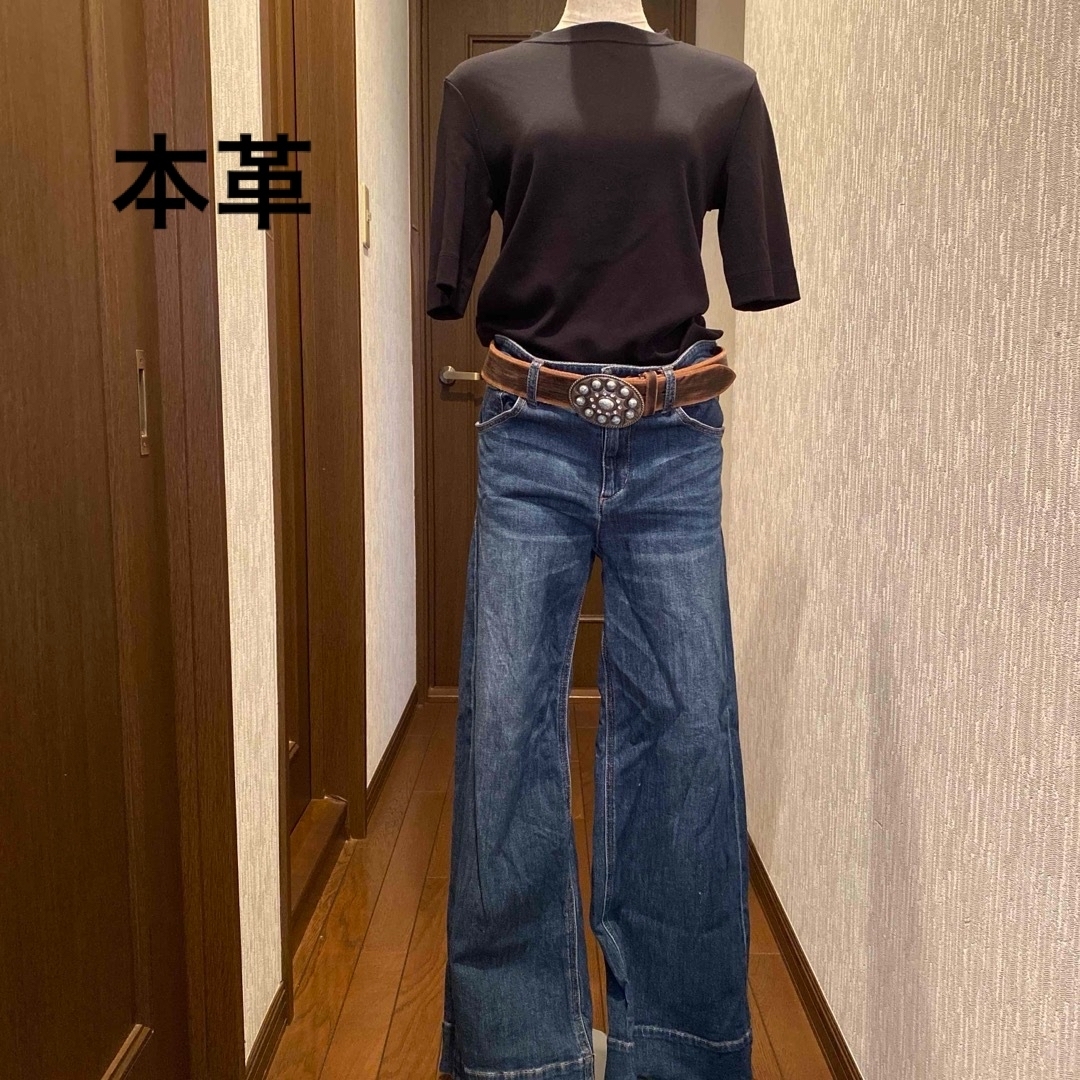 使用わずか　美品　ブラウンカラーレザー　ヴィンテージデザインベルト レディースのファッション小物(ベルト)の商品写真
