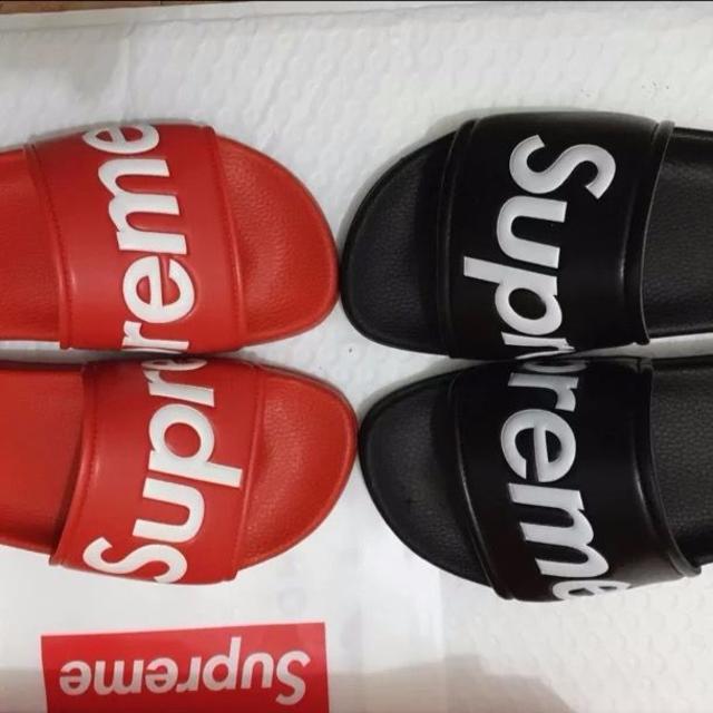 Supreme(シュプリーム)のsupreme サンダル　彼女の実写真を載せる～　 レディースの靴/シューズ(サンダル)の商品写真