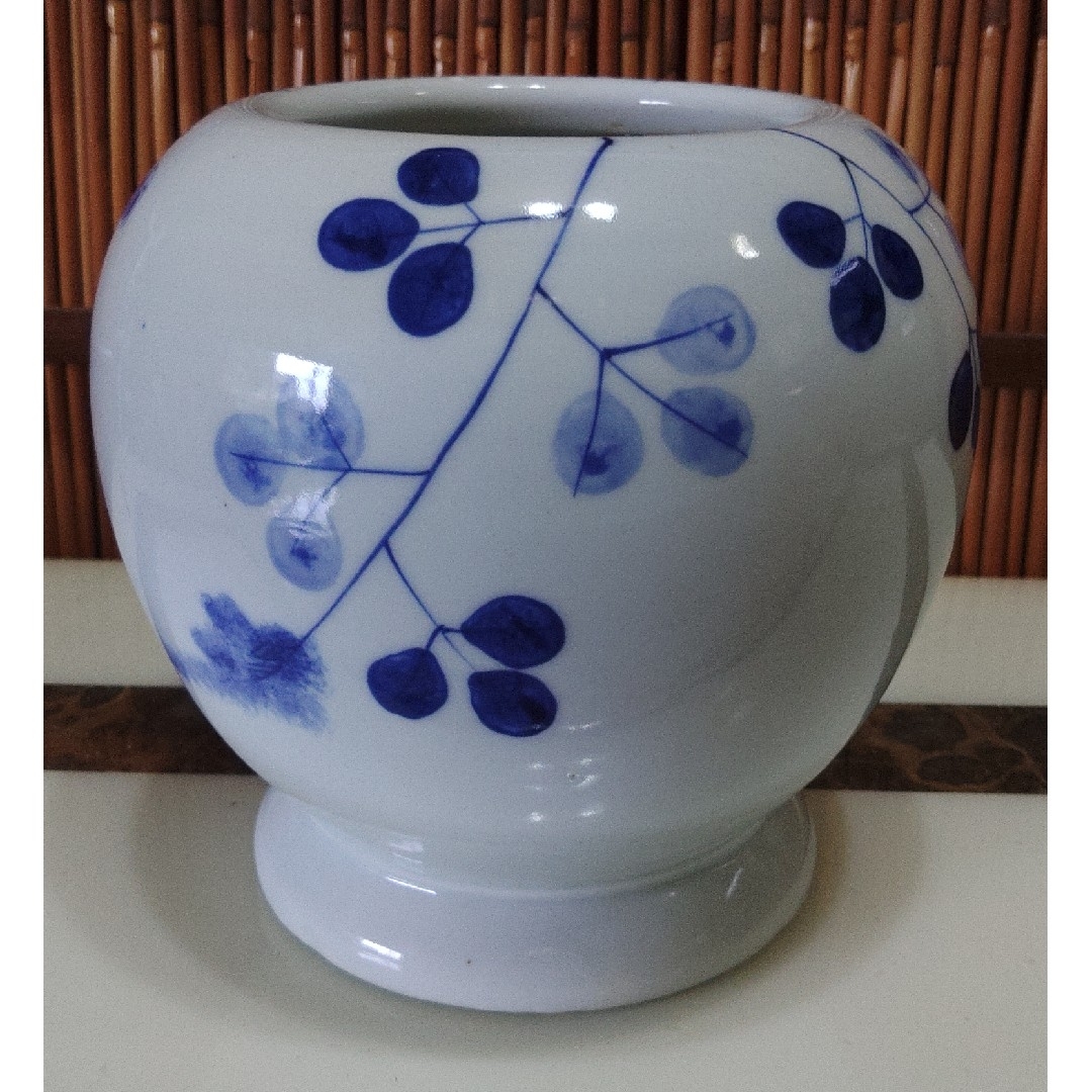 昭和レトロ火鉢　陶磁器　てあぶり　かわいい陶器製火鉢　花柄染付け　花入れ エンタメ/ホビーの美術品/アンティーク(陶芸)の商品写真