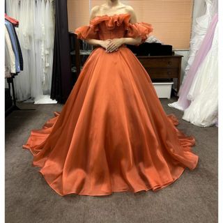 カラードレス オレンジ オフショルダー オーガンジー 優雅なシルエット 花嫁(ウェディングドレス)