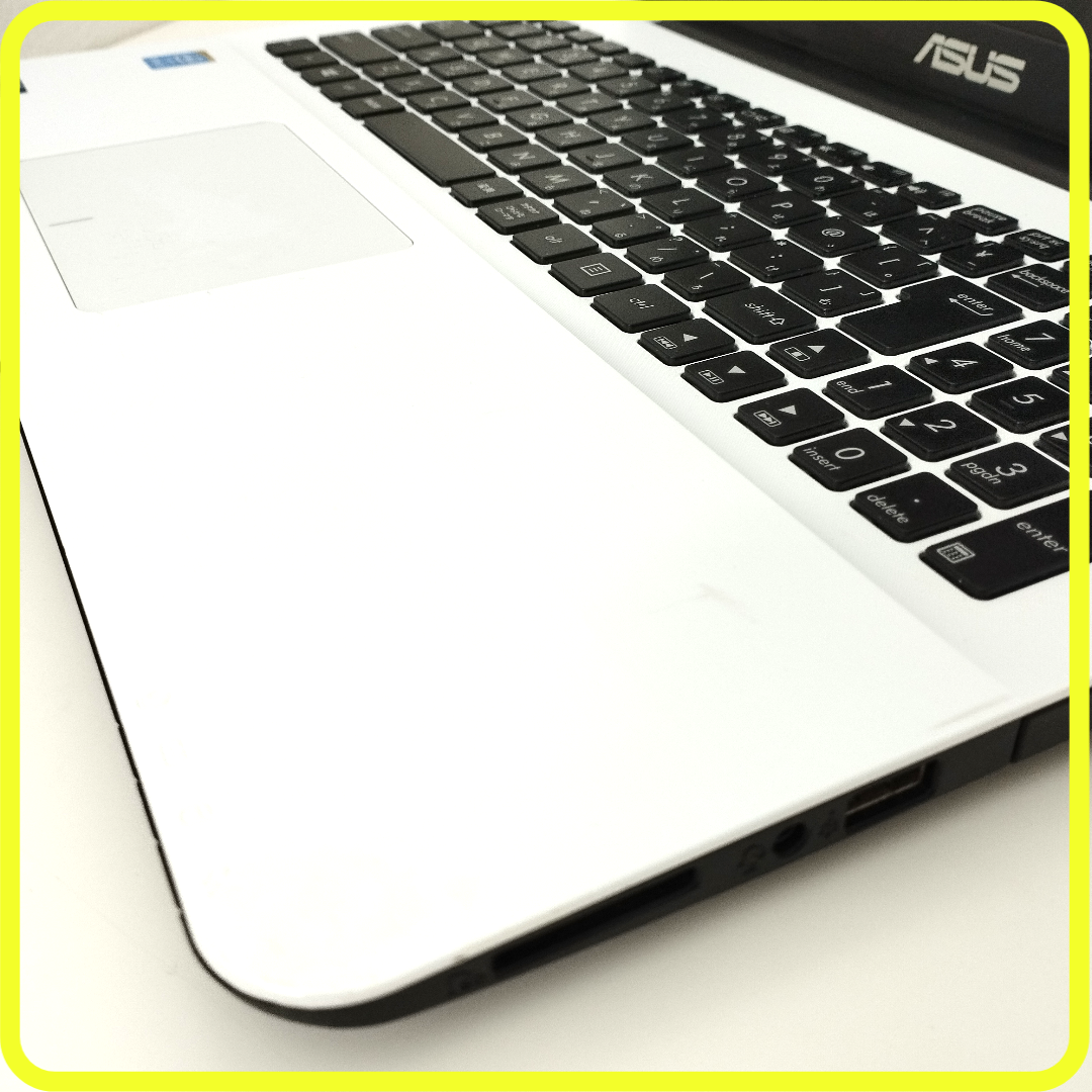 美品　白　新品SSD256⭐️windows11ノートパソコン　ホワイト　564 美品 白 新品SSD256GB⭐️windows11ノートパソコン 587 - メルカリ
