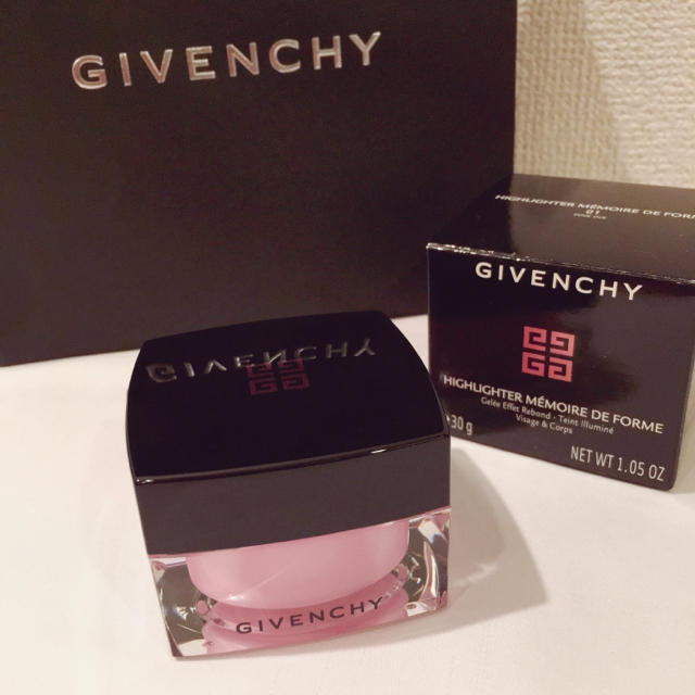 GIVENCHY(ジバンシィ)のジバンシィ メモリーフォルムハイライター【限定品】 コスメ/美容のベースメイク/化粧品(コントロールカラー)の商品写真