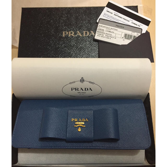 PRADA(プラダ)の大特価！春財布に！プラダサフィアーノリボン財布新品コバルト レディースのファッション小物(財布)の商品写真