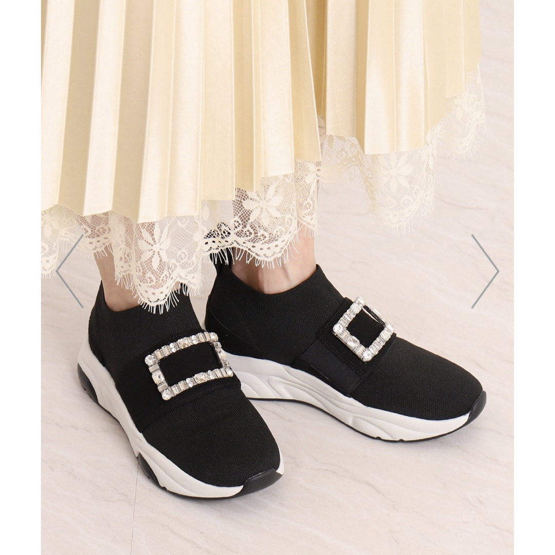 DIANA(ダイアナ)の+diana プラスダイアナ スニーカー　ビジュー クリスタルバックル【極美品】 レディースの靴/シューズ(スニーカー)の商品写真