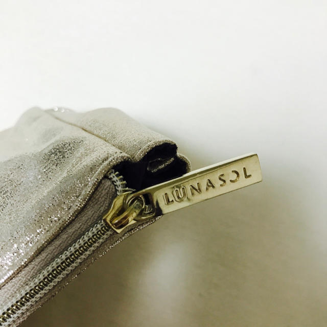 LUNASOL(ルナソル)の♡新品♡ルナソル＊ポーチ レディースのファッション小物(ポーチ)の商品写真