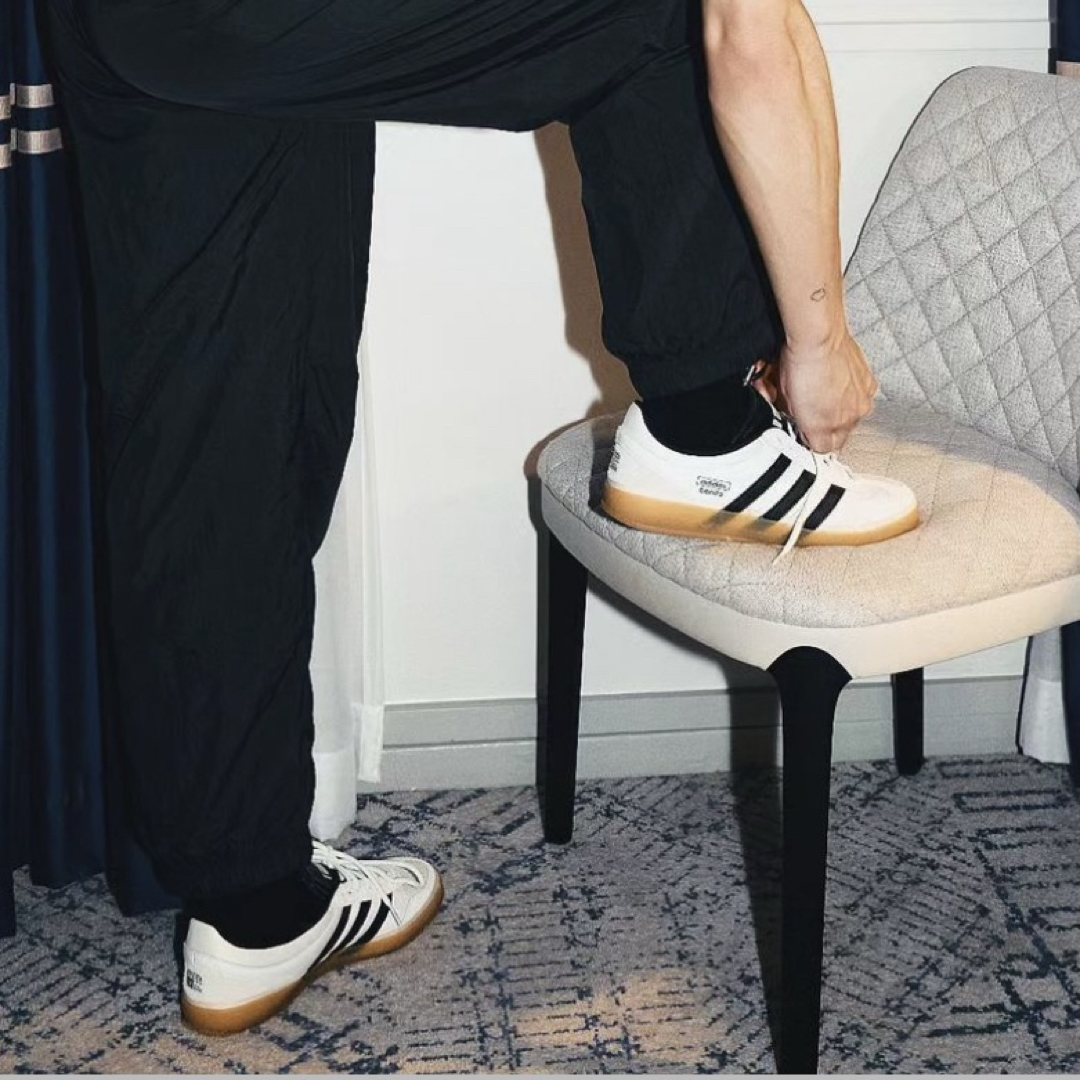 adidas Originals(アディダスオリジナルス)のadidas Gazelle Indoor Bad Bunny 25.5cm メンズの靴/シューズ(スニーカー)の商品写真