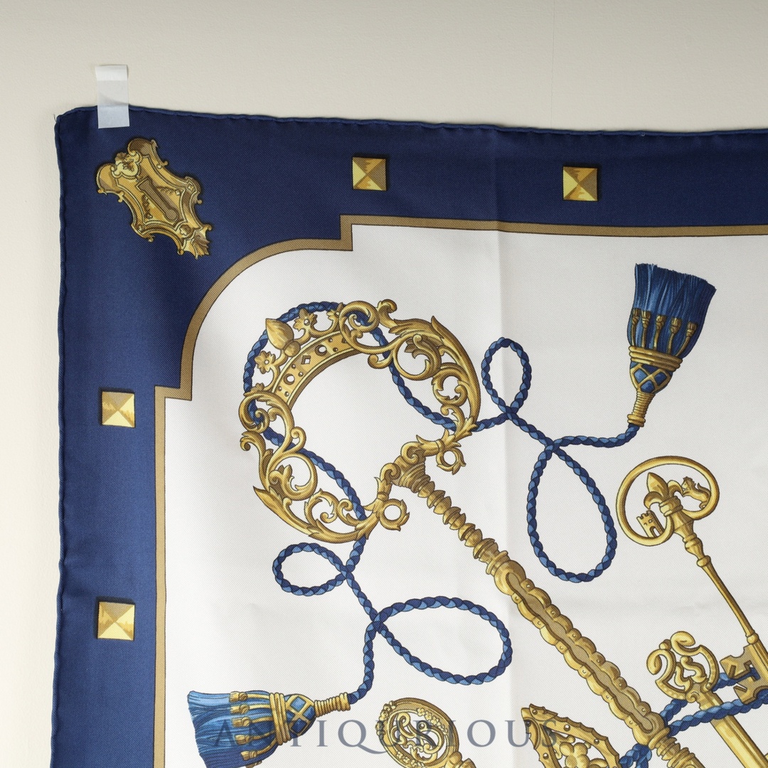 HERMES - エルメス スカーフ カレ90 LES CLES 鍵 SILK100%の通販