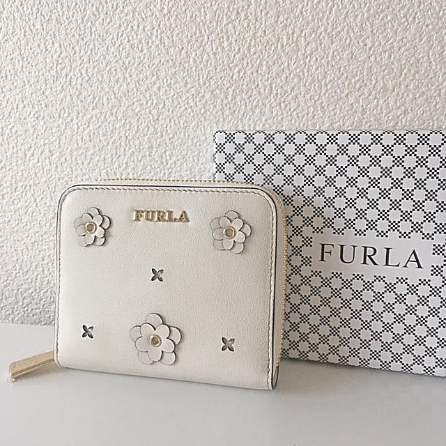 Furla(フルラ)の2017春夏新作♡完売人気♡とっても可愛い♡フルラ お財布♡大人ホワイト レディースのファッション小物(財布)の商品写真