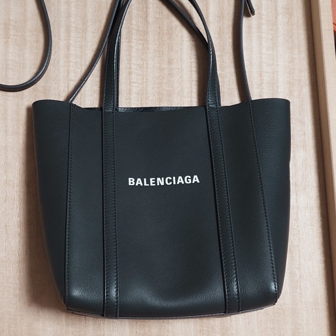 BALENCIAGA - BALENCIAGA ショルダーバッグ エブリデイ グレーの