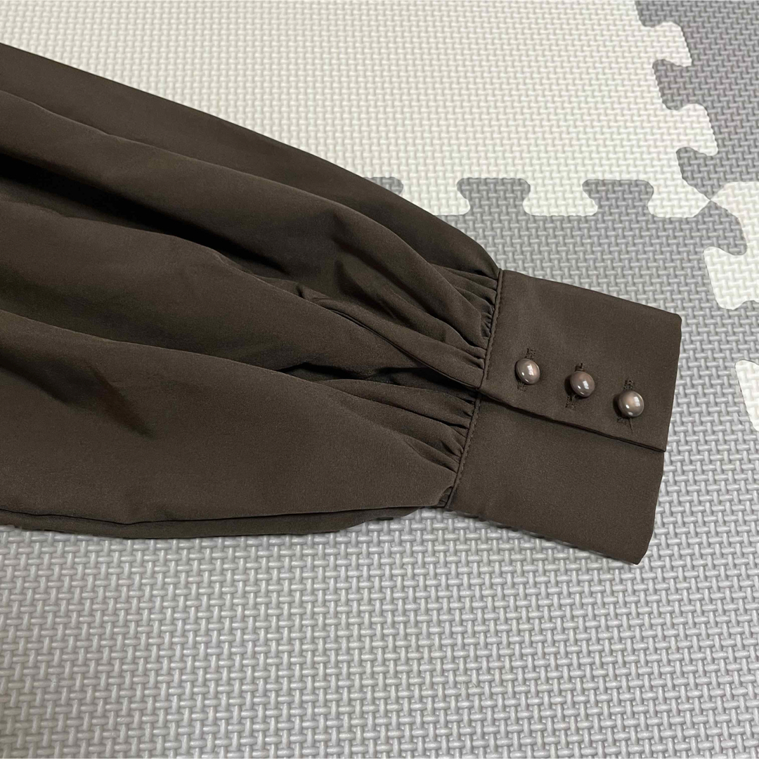 Louere ブラウス シャツ 長袖 ブラウン Lサイズ レディースのトップス(シャツ/ブラウス(長袖/七分))の商品写真