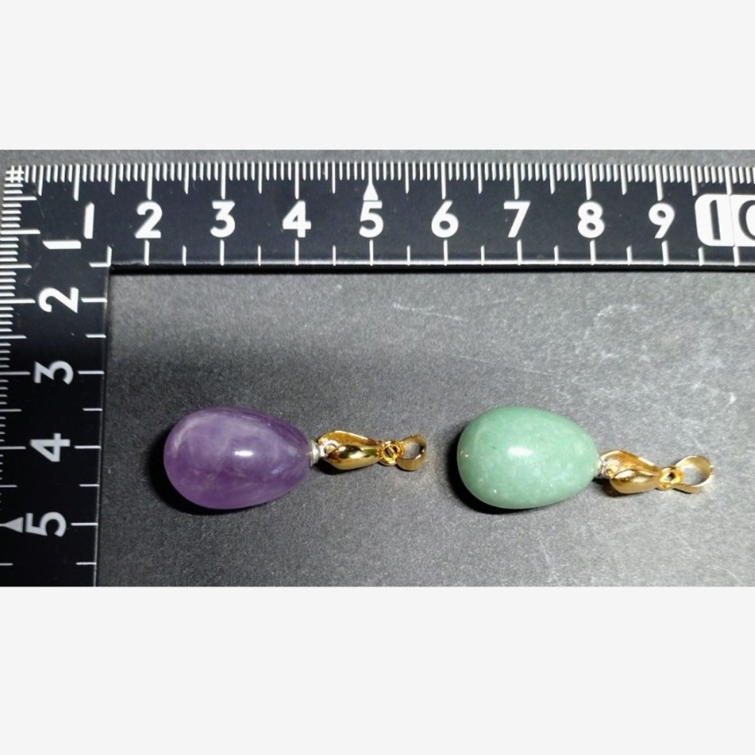 グリーンアベンチュリン　ペンダントトップ１個②　天然石　パワーストーン レディースのアクセサリー(ネックレス)の商品写真