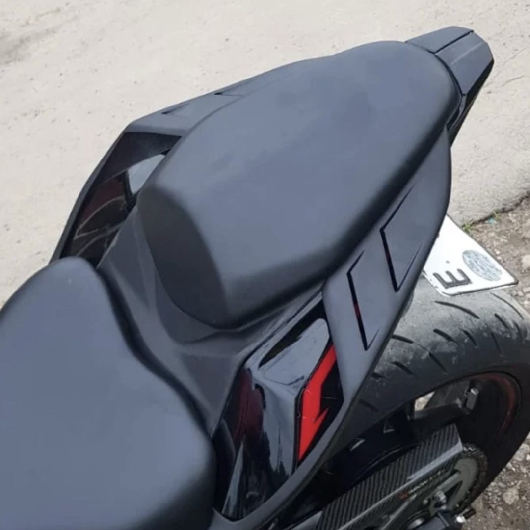 【新品】 ZX25R ZX4R ウイングテール カバー 自動車/バイクのバイク(パーツ)の商品写真