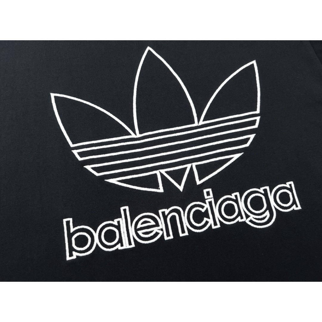 BALENCIAGA(バレンシアガ)の新品balenciaga × Adidasコラボ 半袖Tシャツ 男女兼用 メンズのトップス(Tシャツ/カットソー(半袖/袖なし))の商品写真