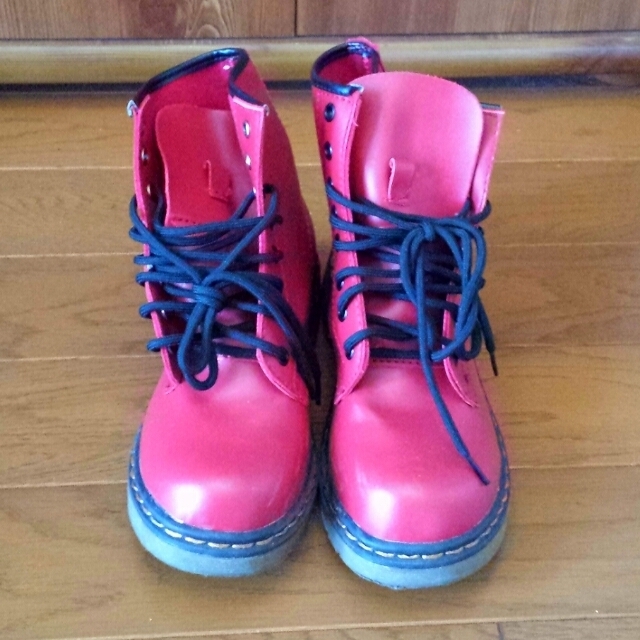 赤ﾊｲｶｯﾄﾌﾞｰﾂ レディースの靴/シューズ(ブーツ)の商品写真