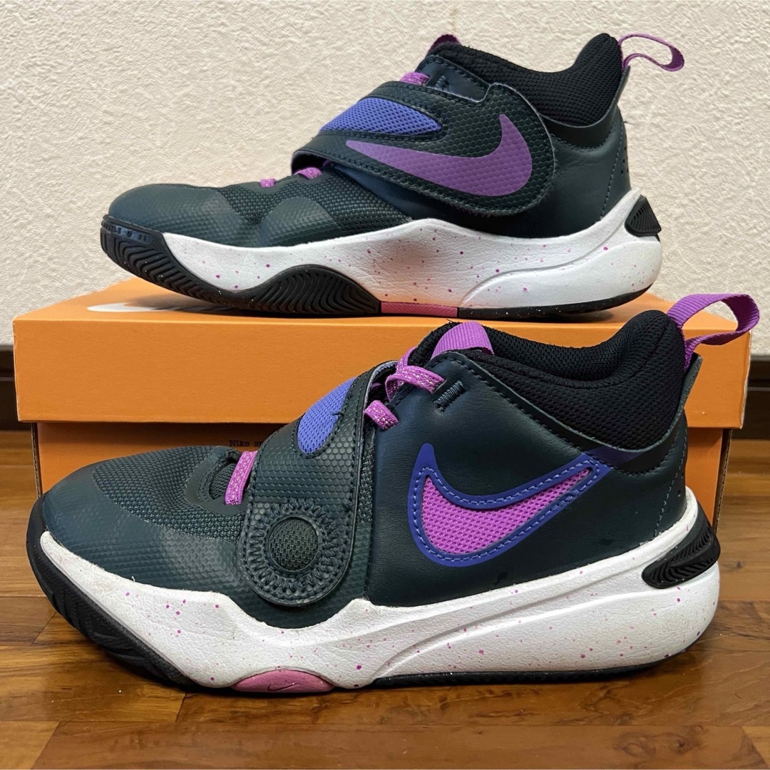NIKE(ナイキ)のNikeナイキジュニアチームハッスルD11 23.0cm 23cm NBA スポーツ/アウトドアのスポーツ/アウトドア その他(バスケットボール)の商品写真