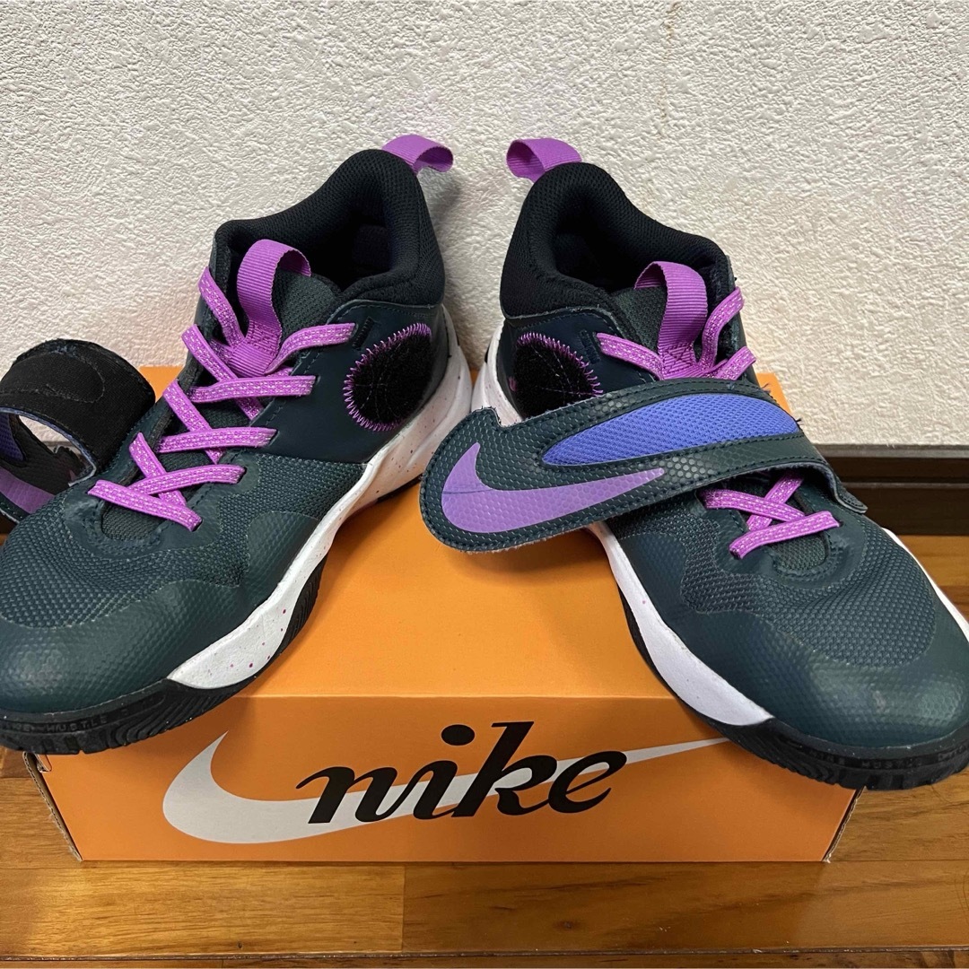NIKE(ナイキ)のNikeナイキジュニアチームハッスルD11 23.0cm 23cm NBA スポーツ/アウトドアのスポーツ/アウトドア その他(バスケットボール)の商品写真