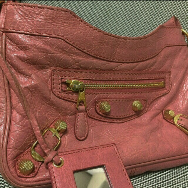 BALENCIAGA BAG(バレンシアガバッグ)のBALENCIAGA♡ショルダーバッグ♡バレンシアガ♡ピンク♪ジャンボヒップ レディースのバッグ(ショルダーバッグ)の商品写真