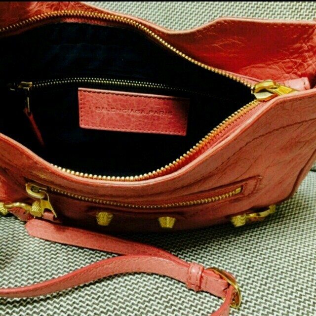 BALENCIAGA BAG(バレンシアガバッグ)のBALENCIAGA♡ショルダーバッグ♡バレンシアガ♡ピンク♪ジャンボヒップ レディースのバッグ(ショルダーバッグ)の商品写真