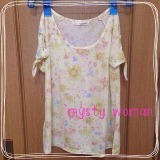 ミスティウーマン(mysty woman)の新品☆花柄Tシャツ/mystywoman(Tシャツ(半袖/袖なし))