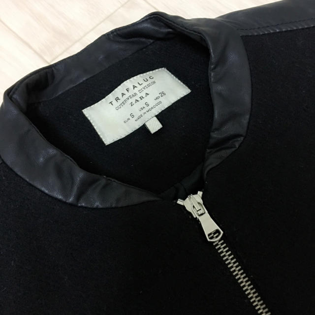 ZARA(ザラ)のZARA レザー切り替え ノーカラーコート レディースのジャケット/アウター(ノーカラージャケット)の商品写真