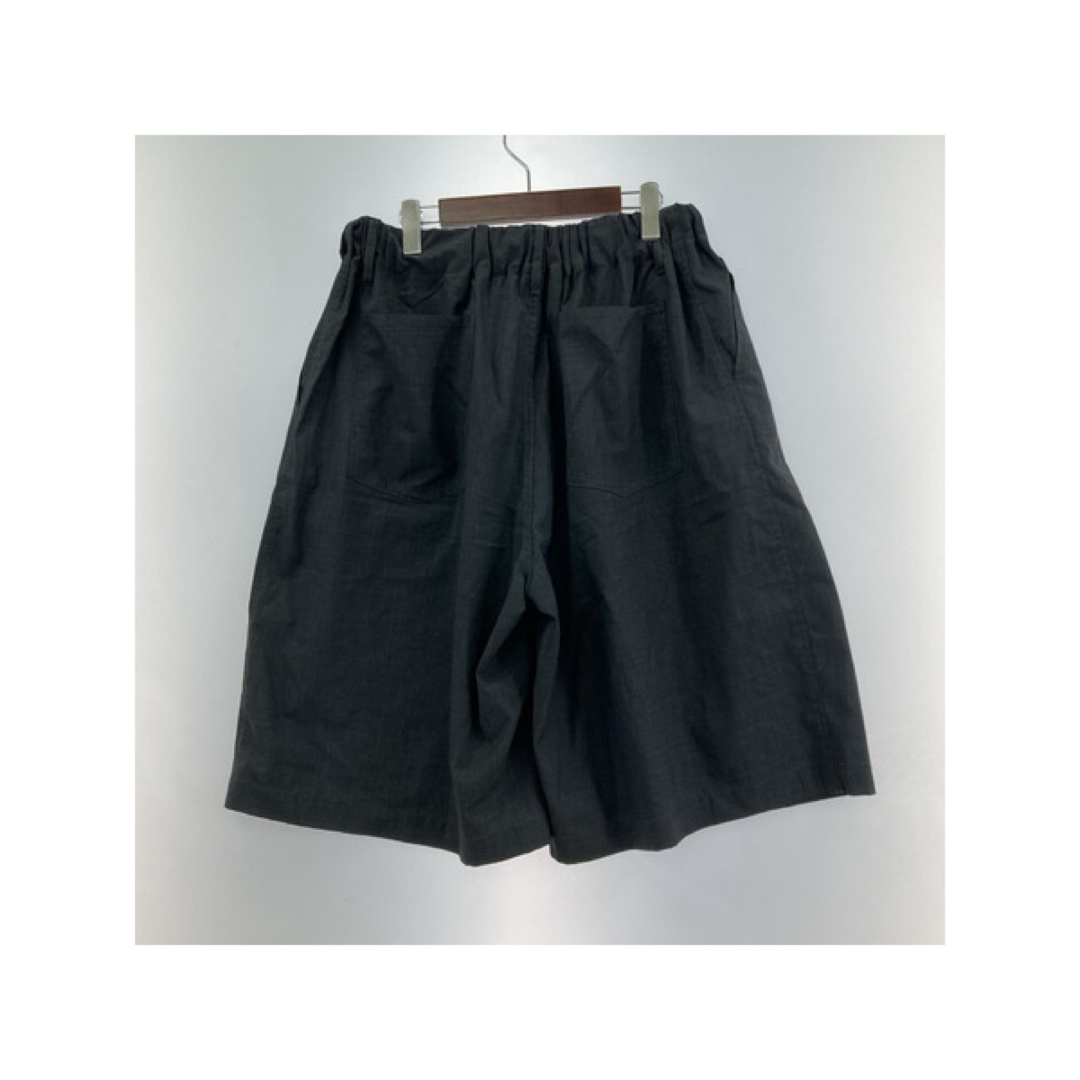 1LDK SELECT(ワンエルディーケーセレクト)のSillage ショートパンツ CIRCULAR SHORTS チャコールグレー メンズのパンツ(ショートパンツ)の商品写真