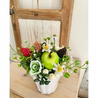 24. グリーンアップルとベリーのグリーンポット　造花(その他)