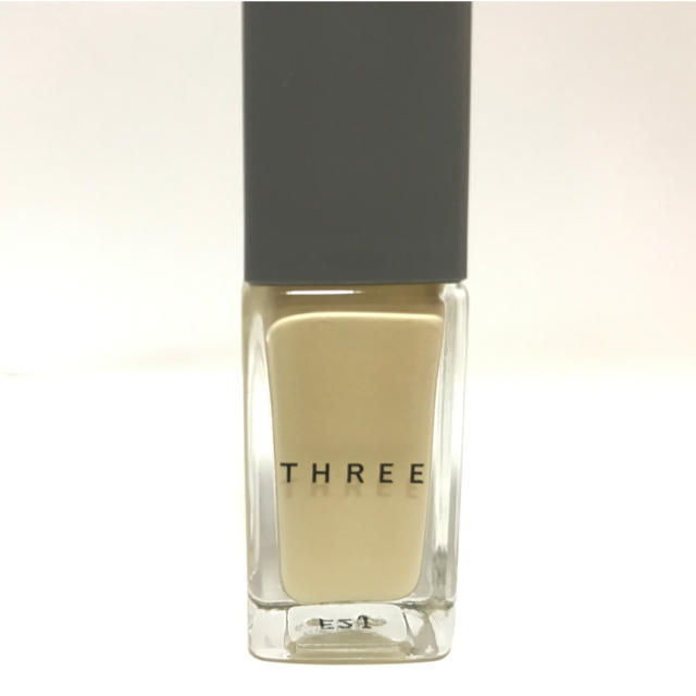 THREE(スリー)のTHREE ネイル 18 LET THE HAPPINESS IN 7ml コスメ/美容のネイル(マニキュア)の商品写真