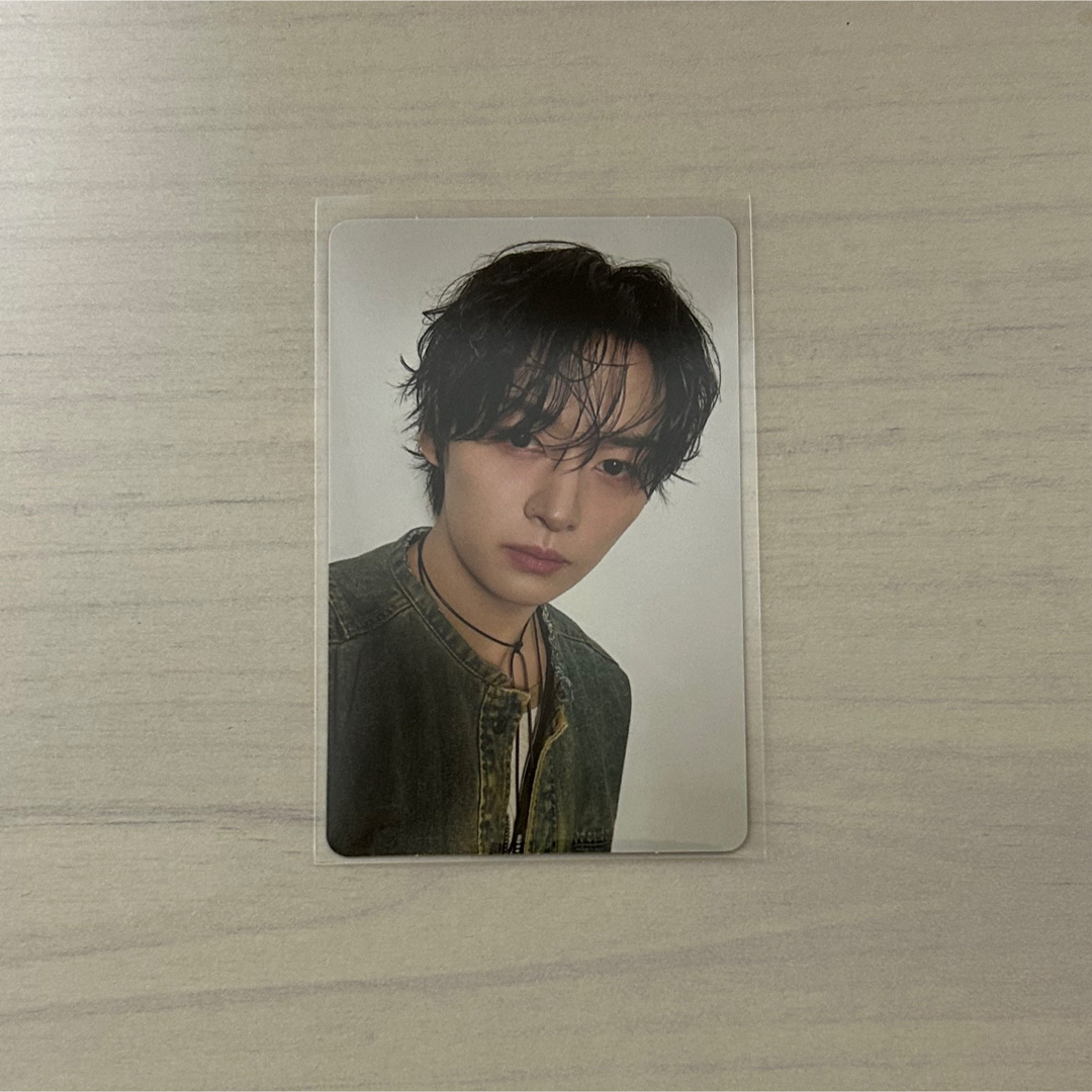 Stray Kids(ストレイキッズ)のスキズ Hollow 通常盤初回仕様 リノ トレカ エンタメ/ホビーのタレントグッズ(アイドルグッズ)の商品写真