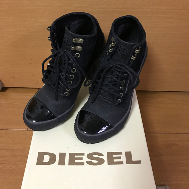 DIESEL(ディーゼル)のDIESEL★ディーゼル ショートブーツ★ レディースの靴/シューズ(ブーツ)の商品写真