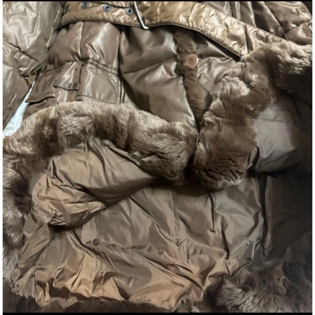 Max Mara(マックスマーラ)のMax MaraWEEKEND ラビットファーダウンコート ブラウン ベルト付き レディースのジャケット/アウター(ダウンコート)の商品写真
