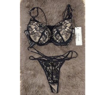 Reinest　メルベイユストリングレースブラジャー&バック透けTバックショーツ(ブラ&ショーツセット)