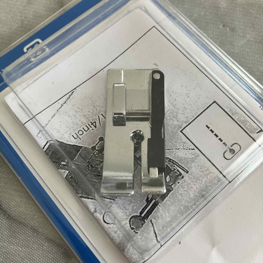 JUKI(ジューキ)のJUKI 1/4インチ押え 家庭用ミシン用 品番：40164071 ハンドメイドの素材/材料(その他)の商品写真