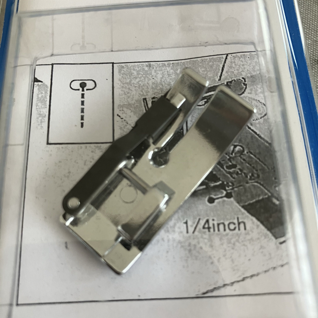 JUKI(ジューキ)のJUKI 1/4インチ押え 家庭用ミシン用 品番：40164071 ハンドメイドの素材/材料(その他)の商品写真