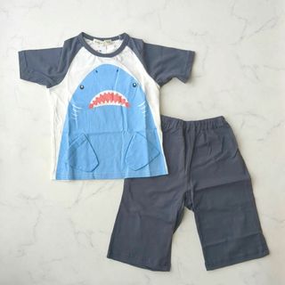 キッズフォーレ(KIDS FORET)の夏パジャマ　こども用パジャマ　100　サメ柄　ルームウェア(パジャマ)