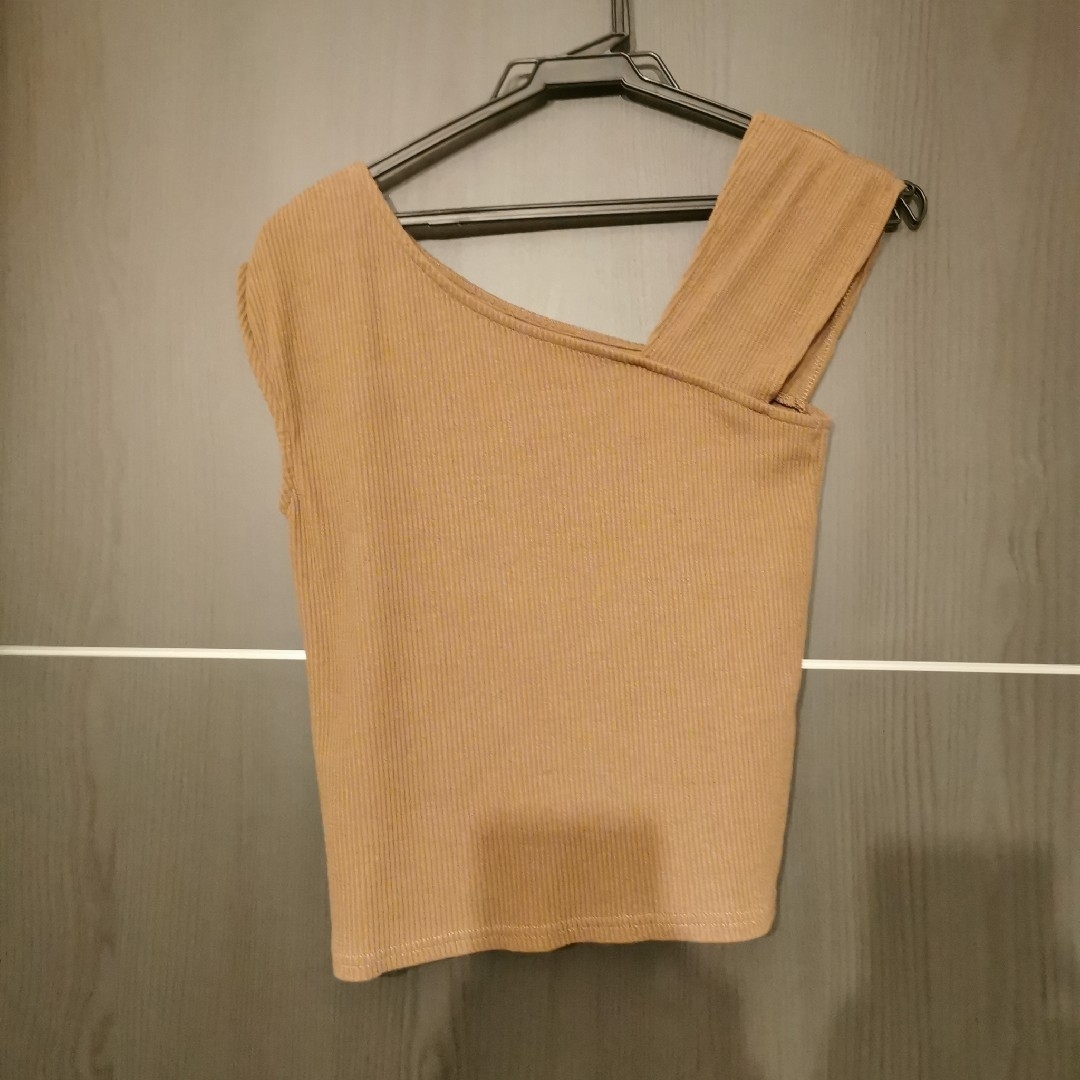 GRL(グレイル)のGRL アシメ ショルダー タンクトップ リブ モカ M レディースのトップス(タンクトップ)の商品写真