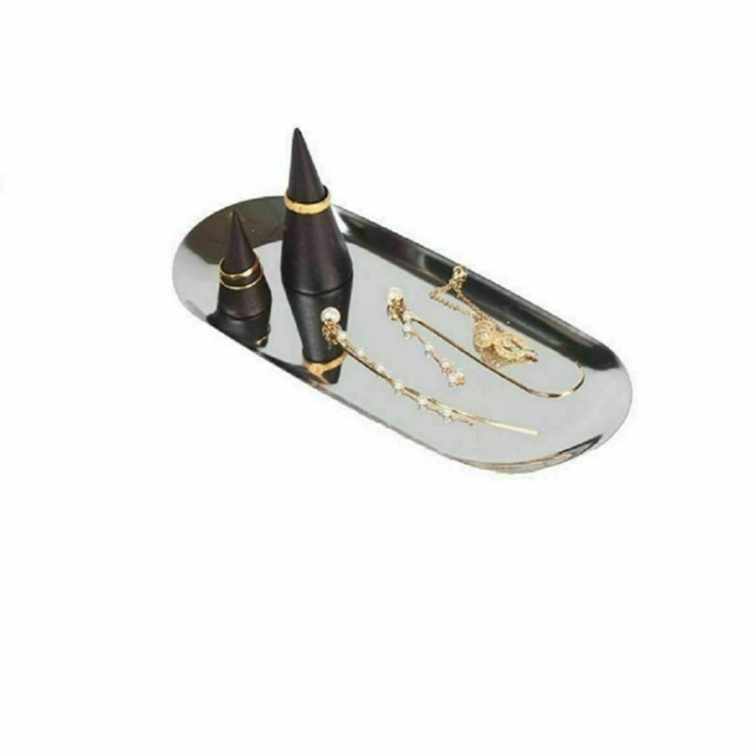 【匿名配送】キャッシュトレイ シルバー 小銭置き アクセサリートレイ インテリア/住まい/日用品のインテリア小物(小物入れ)の商品写真