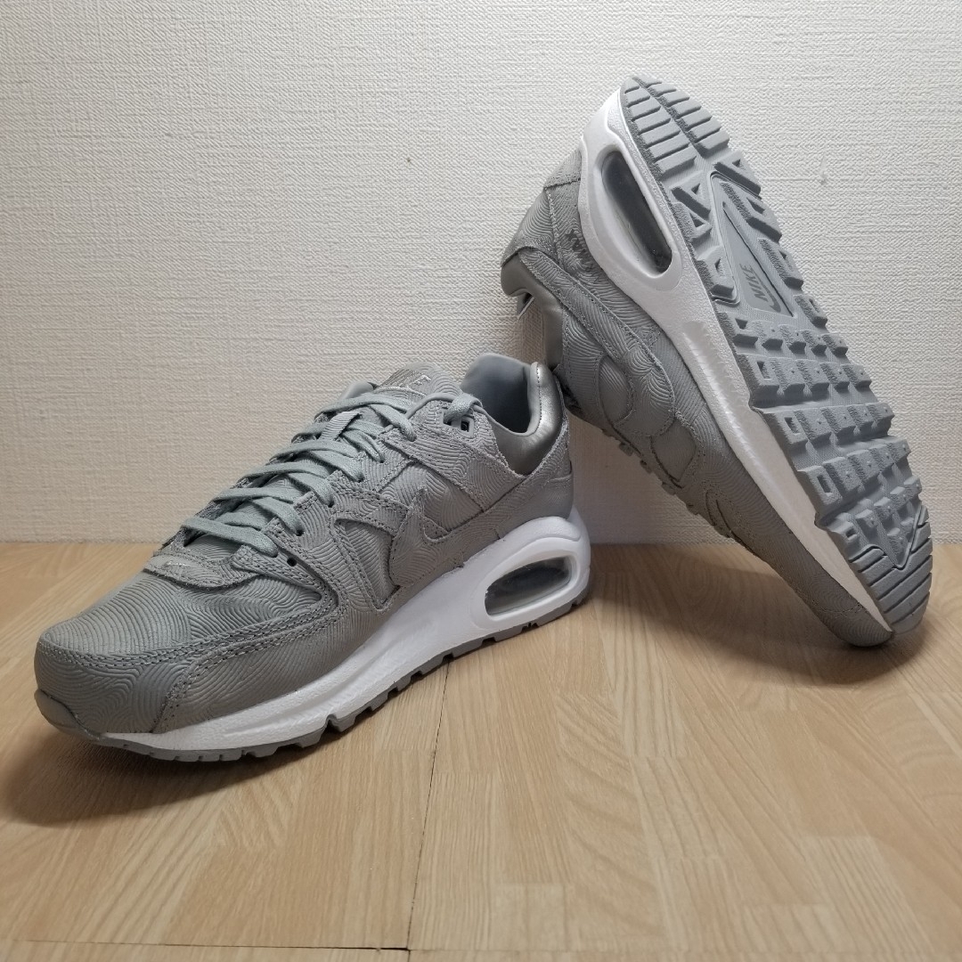 NIKE(ナイキ)の【②新品送料込】NIKE WMNS AIR MAX COMMAND PRM レディースの靴/シューズ(スニーカー)の商品写真