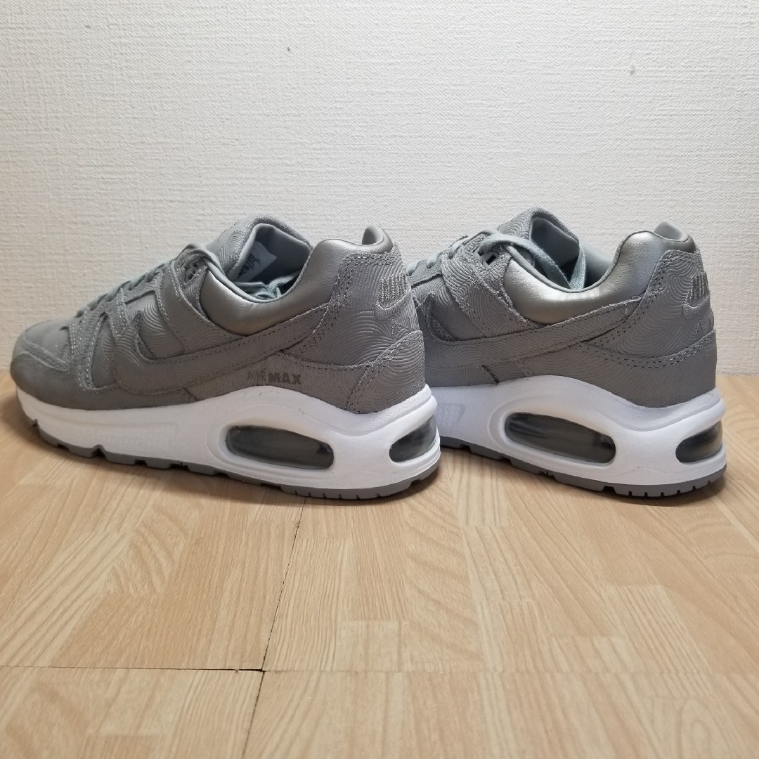 NIKE(ナイキ)の【②新品送料込】NIKE WMNS AIR MAX COMMAND PRM レディースの靴/シューズ(スニーカー)の商品写真