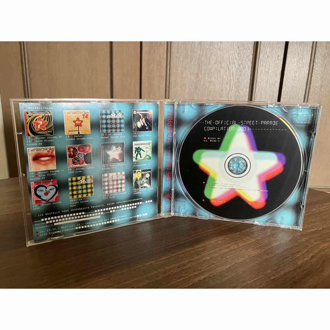 OFFICIAL STREET PARADE COMPILATION 2001 エンタメ/ホビーのCD(ポップス/ロック(洋楽))の商品写真