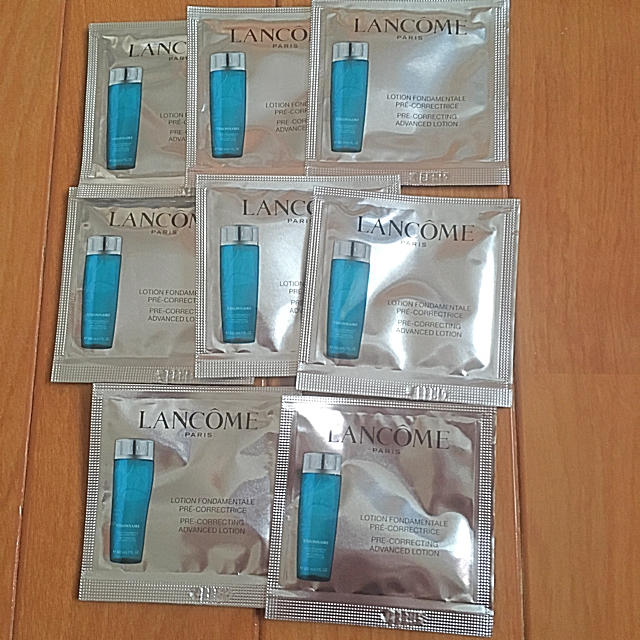 LANCOME(ランコム)のランコム ヴィジョネア ローション サンプル8袋 コスメ/美容のスキンケア/基礎化粧品(化粧水/ローション)の商品写真