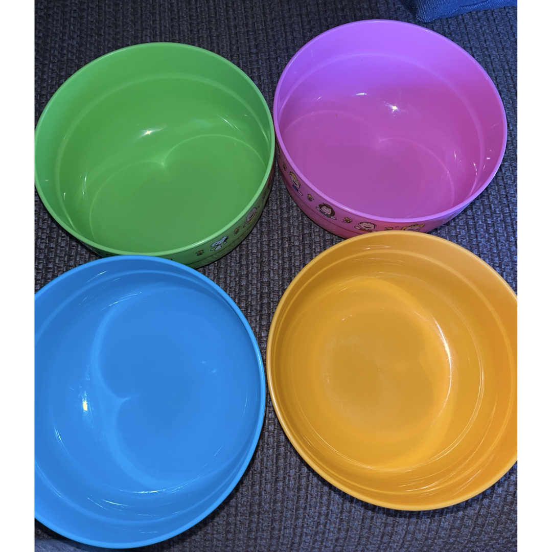 PEANUTS(ピーナッツ)のスヌーピー ボウル プラスチック　4色セット インテリア/住まい/日用品のキッチン/食器(食器)の商品写真