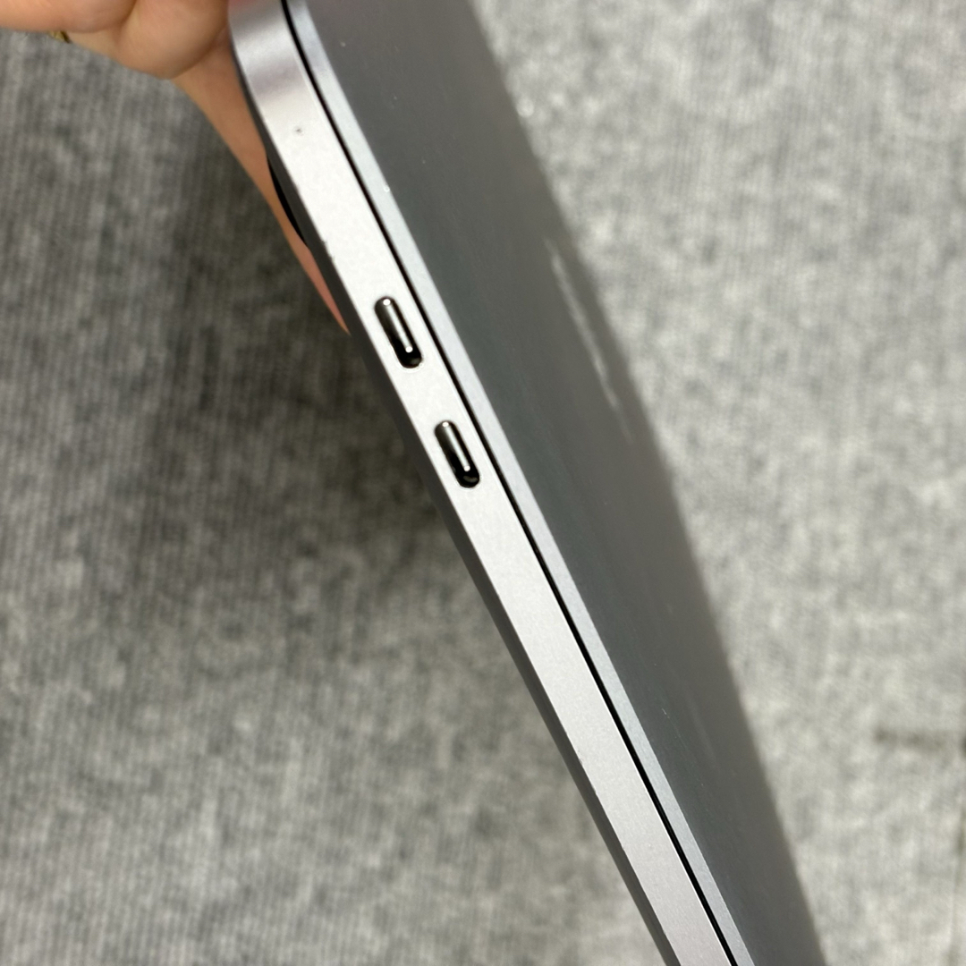 Apple(アップル)のMacBook Pro 13インチ M1 2020年モデル スマホ/家電/カメラのPC/タブレット(その他)の商品写真