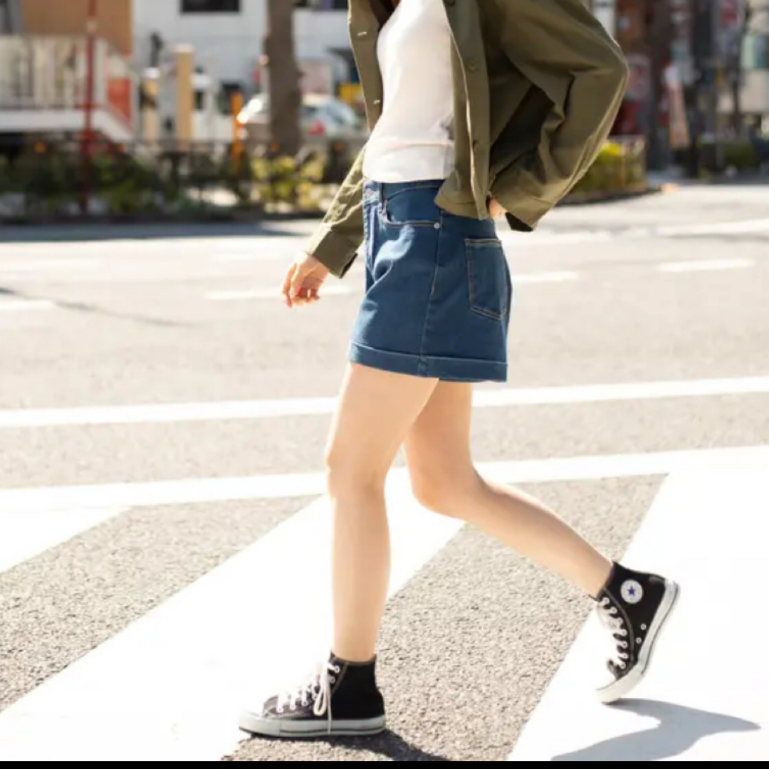 WEGO(ウィゴー)のWEGO ハイウエスト　ショートデニムパンツ レディースのパンツ(ショートパンツ)の商品写真