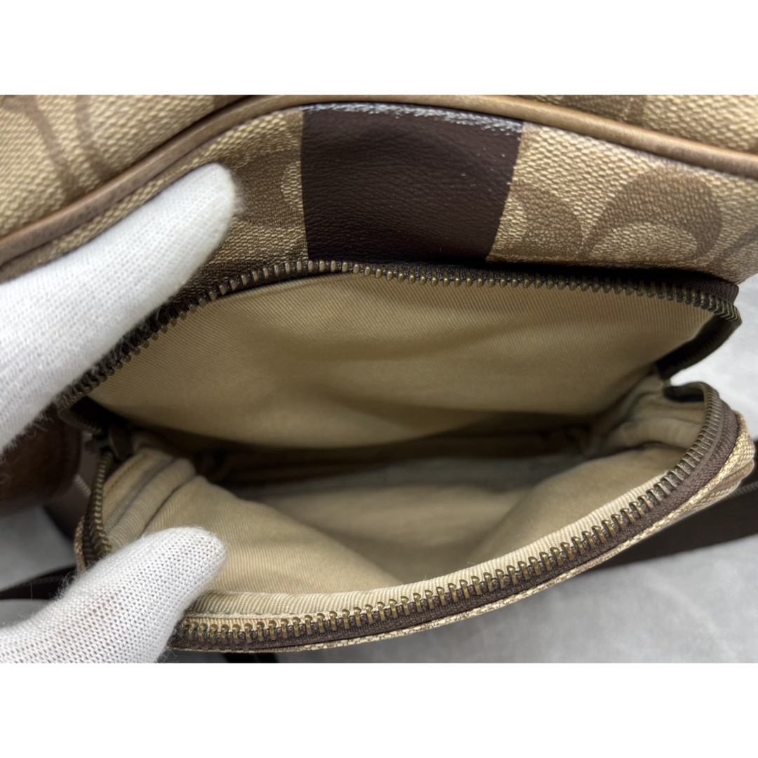 COACH(コーチ)のCOACH コーチ　シグネチャー　ショルダーバッグ 70078 レディースのバッグ(ショルダーバッグ)の商品写真