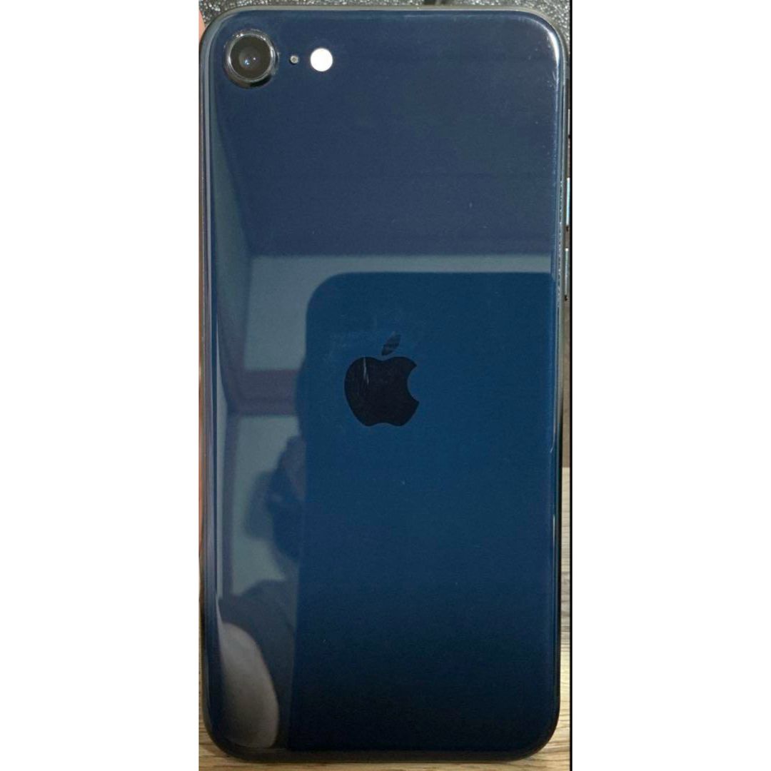 Apple(アップル)のiPhone SE 第3世代ミッドナイト64G 美品！新品ケーブル付！A2782 スマホ/家電/カメラのスマートフォン/携帯電話(スマートフォン本体)の商品写真