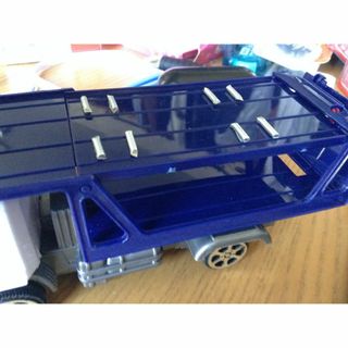 ダイソー(DAISO)の働く車キャリアカー(ミニカー)
